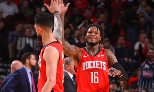 火箭队|“趁火打劫”挖角23+11猛将！火箭可组三巨头，4换1值得考虑！