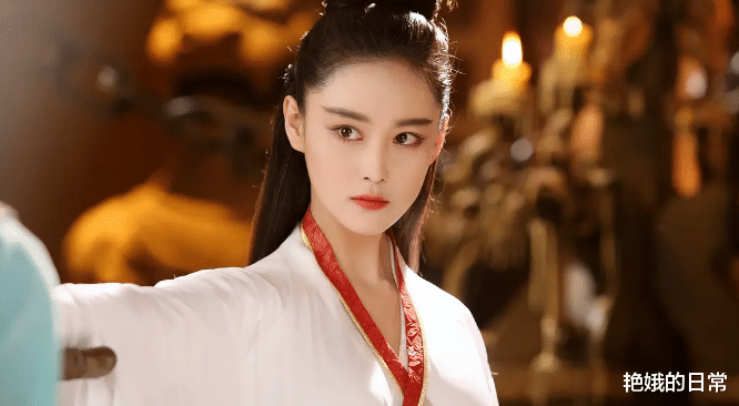 张馨予|张馨予画作卖7万，杨颖涂鸦却卖18万，“真假才女”差距一目了然！