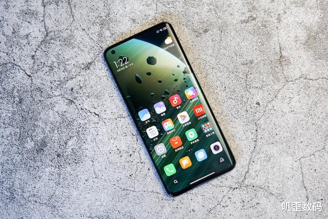 雷军|雷军“高端梦”绝不吹牛！10分钟卖了4亿，与华为苹果三足鼎立！