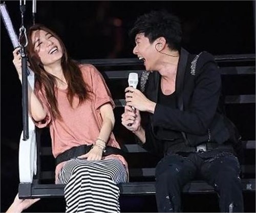 【林俊杰】为什么Hebe就是不喜欢林俊杰呢?从这两件小事就可以看出端倪!