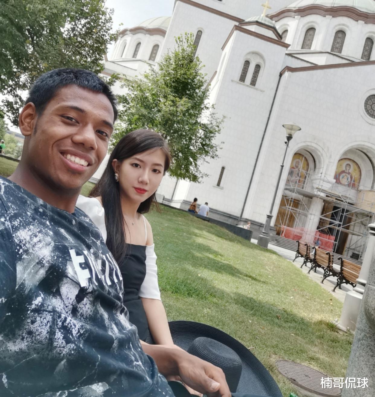 祝铭震|黑人混血国手特招进北大，女友颜值高留学英国，相恋6年很恩爱