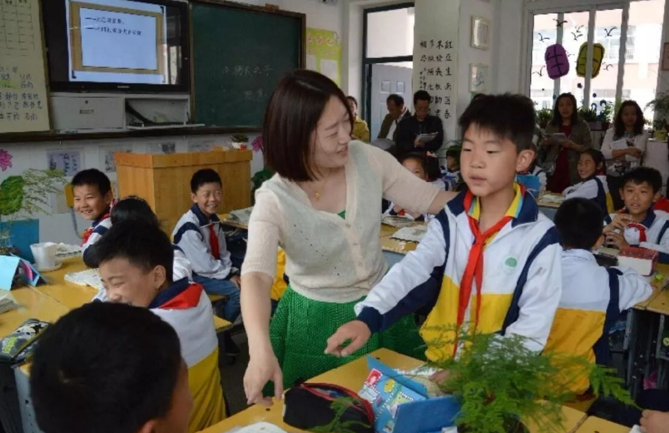 中小学|“男老师荒”侵袭中小学，不仅仅是工资低，这5个原因太现实