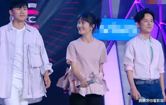 「何炅」快本一直都是何炅先出场,这次却为他破了例,看到来的是谁,懂了!