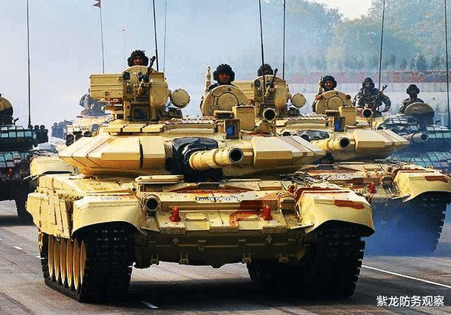 『印度』大批T90坦克开赴前线，印军在边境动真格了？或重演62年惨败