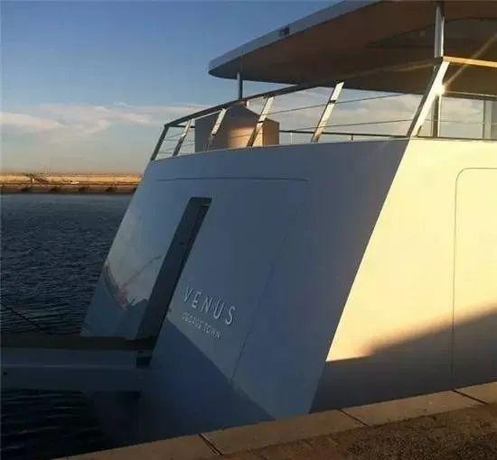 英特尔|乔布斯遗孀有新男票了！千亿阔太豪言裸捐1800亿，爱上小12岁大厨