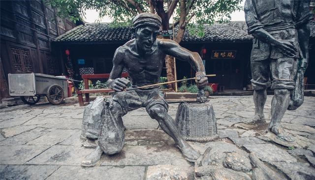 古镇|重庆一景区，雕像出现重大失误，没人解释估计你一辈子也不会知道
