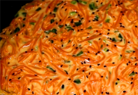 胡萝卜▲买胡萝卜时，看见这2种万万不要买，再便宜也不行，看完转告家人