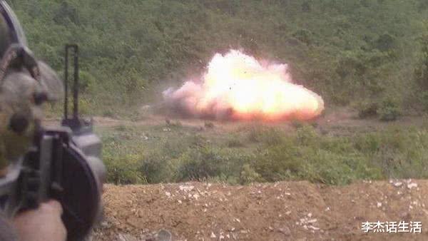 『狙击手』我军大量服役此装备，专打狙击手，不用精确瞄准就能干掉他