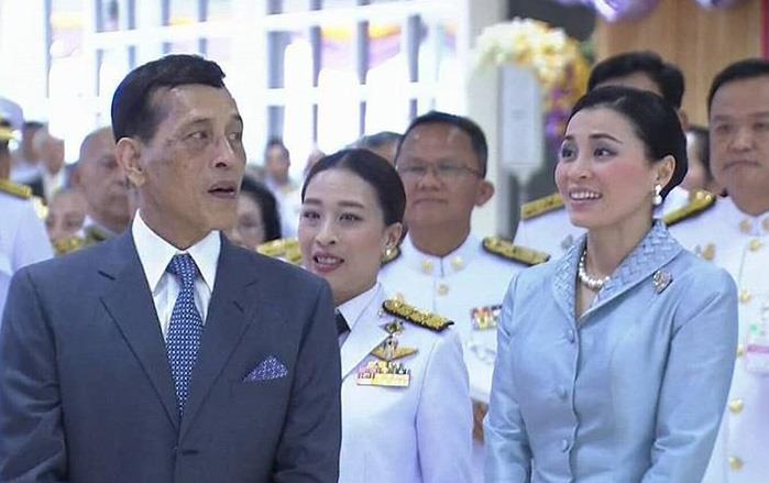 教师|色是刮骨钢刀，拉玛十世拥有美貌后妃却形神枯槁