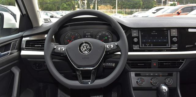 『大众朗逸』大众终于厚道了！朗逸一降就是3万，售价堪比国产，心动了