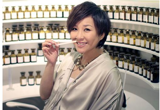 李静|就在1天前, 从央视裸辞后身价数十亿, 嫁史可前夫的李静又曝新情况