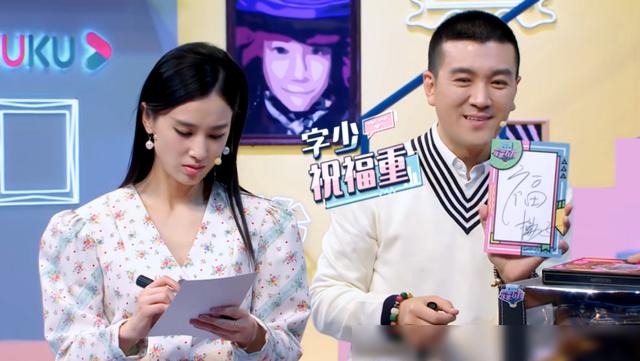 黄圣依|无名无分8年连生2个儿子, 嫁入豪门每年2亿零花钱的黄圣依\翻车\了
