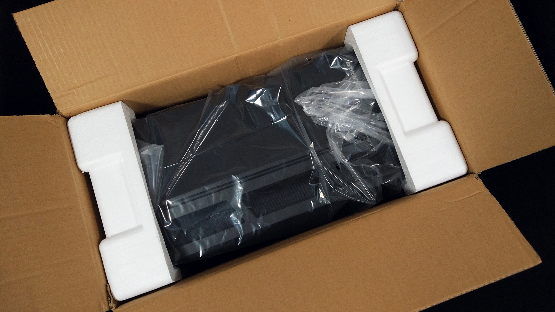 机箱|骨伽影武者X5中塔机箱：简约质朴容量大，可支持7+2拓展