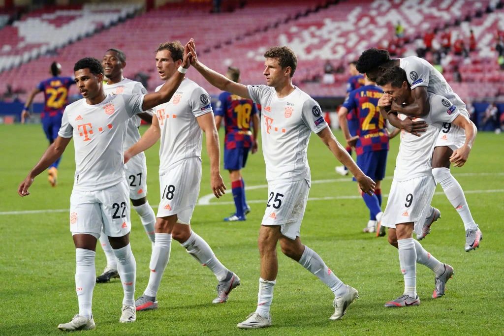 拜仁慕尼黑|7-0！8-2！拜仁踢爆巴萨遭遇惨败，无缘欧冠四强+创下耻辱纪录