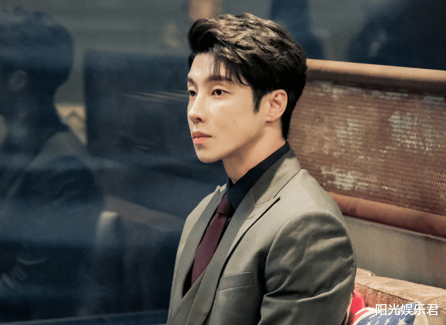 半是蜜糖半是伤|又一甜蜜恋爱剧火了，收视率热度飙升至第二名，狂看12集都不过瘾