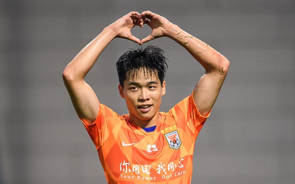 |四连胜！5：1血洗富力，国家队应有他，球风相克，裁判忘带牌？