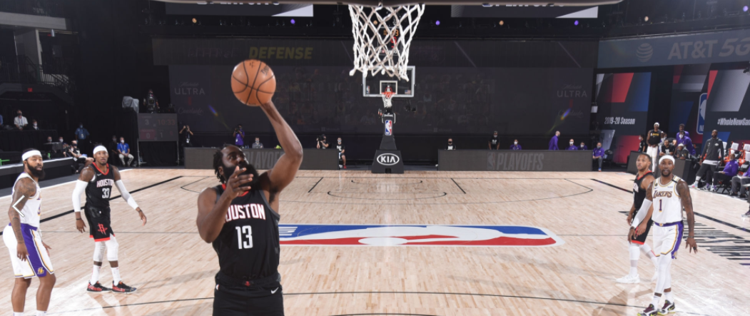 勒布朗·詹姆斯|35-20！詹姆斯单节轰11分，湖人轰7记三分投疯了，威少4中1遭詹皇大帽