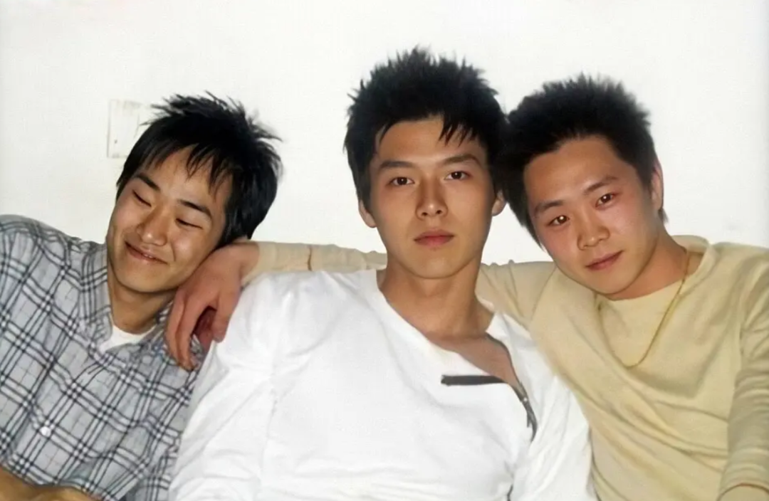 玄彬■入伍加入海军陆战队，9次登上央视，这位男星才是披荆斩棘的哥哥