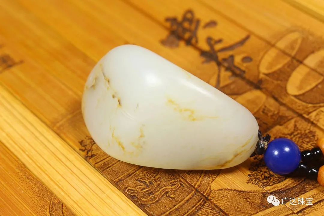 和田玉籽料|什么是和田玉的“修型”，该如何分辨？