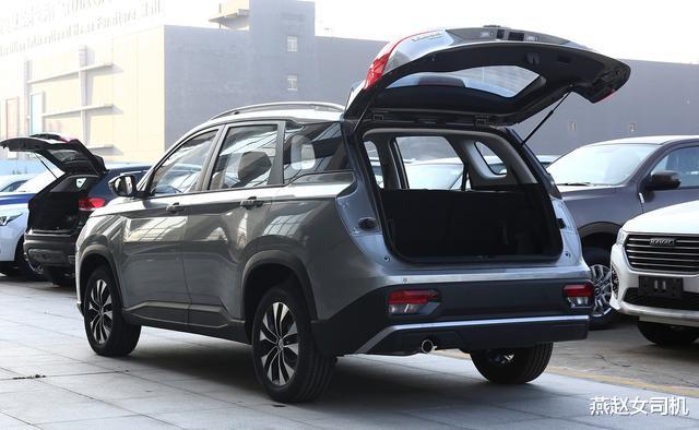 宝骏530|国外卖20多万，国内才7万多，比奇骏大+一身名牌，月销18962辆