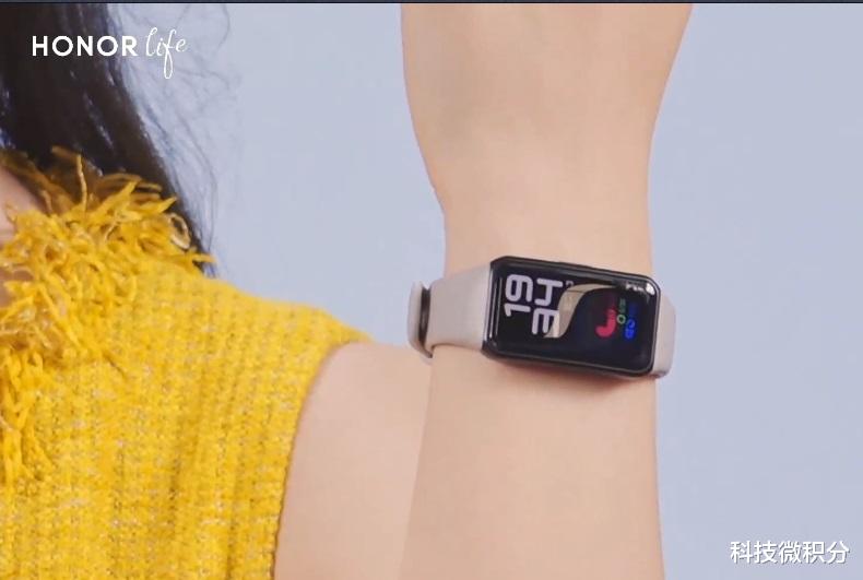 手环|荣耀首款全面屏手环发布，续航可以达到两周！