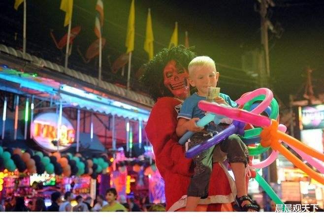 「泰国」泰国的年轻人究竟有多“开放”？中国游客看完后直言：无法理解