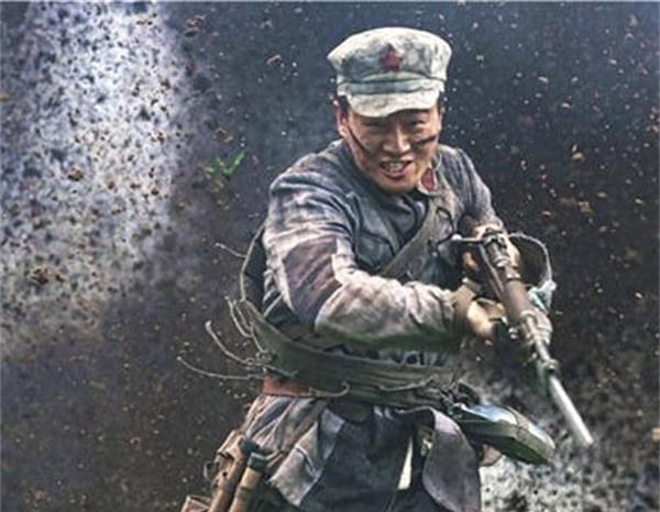 「」安葬高山之巅红军师政委,第五次反围剿牺牲,八十五年后家人祭奠