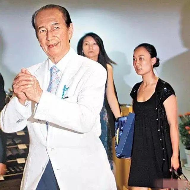 赌王|13年前，她甩掉赌王，拿到上亿分手费后嫁给前任，如今生活竟这样