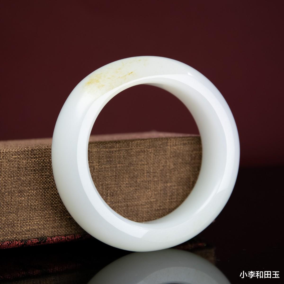 |和田玉手串不值钱？全是废料做的？看看行家怎么说