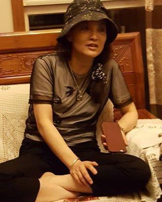 张纪中▲2010年,张纪中总往美国跑,6年后妻子与干儿子夜会3小时画面曝光