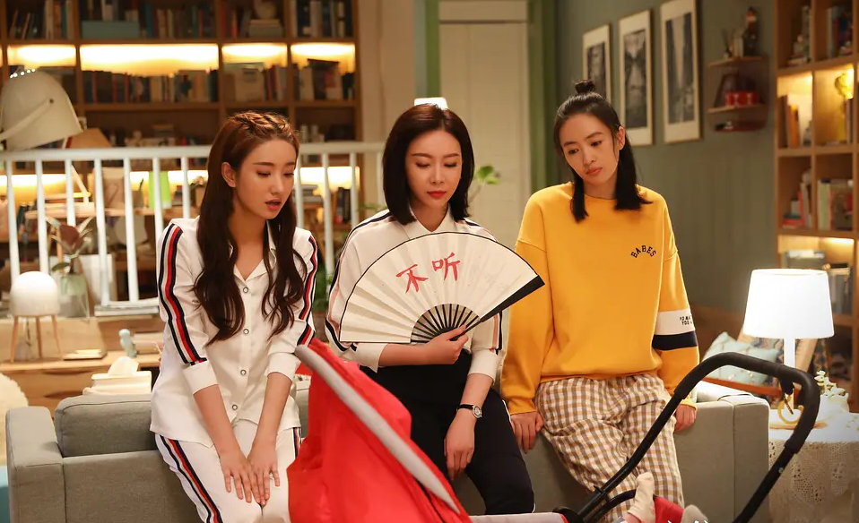 「潘粤明」潘粤明搭档童瑶新剧将播，一手烂牌打成王炸，中年翻红并非运气好