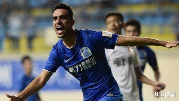 扎哈维|内讧! 扎哈维4v3不传球遭李提香怒斥, 做闭嘴手势回怼, 恒大球员拉架