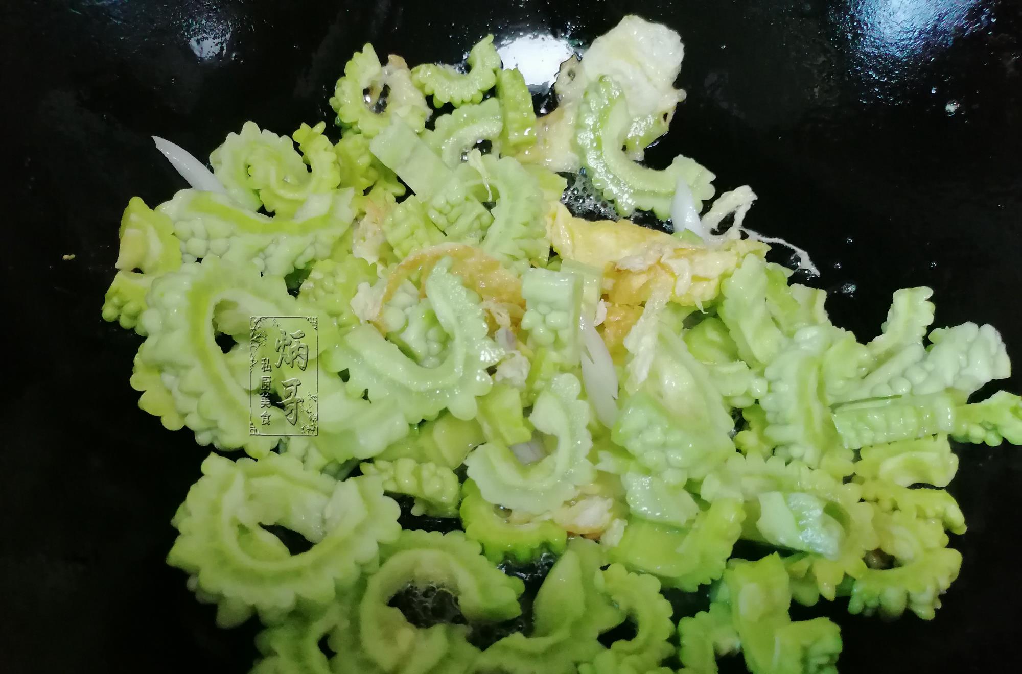 苦瓜|血糖最怕这个菜,降糖去脂,坚持每天吃一次,血糖血脂悄悄降下来