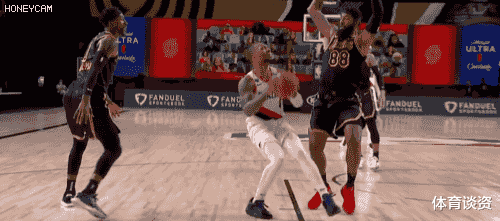 达米恩·利拉德|惨烈！戴维斯+利拉德同时伤退，湖人半场领先29分，浓眉场边看戏