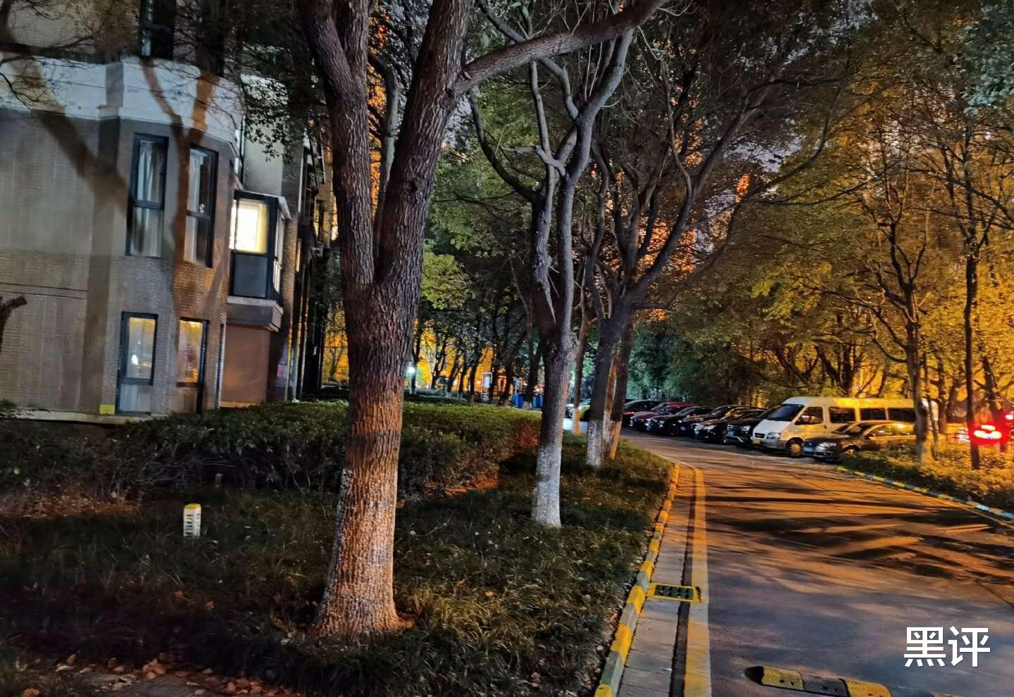 华为Mate40Pro|华为Mate40Pro首批上手体验，不吹不黑，它的优缺点很明显!