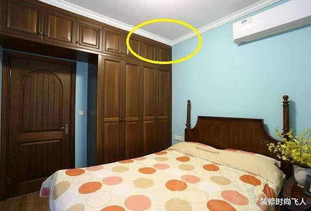 ▲衣柜到顶万万要装这个东西，一听老木工的话，我就懊悔如今才察觉