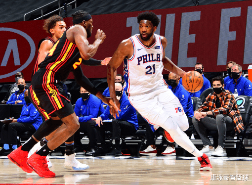 老鹰队|爆冷18分大胜！老鹰6人得分上双，恩比德24+11，霍华德7+11创纪录