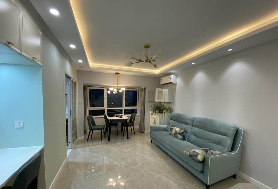 |一家三口的新房，历时四个月完工，柜子全屋定制，打扫干净很漂亮
