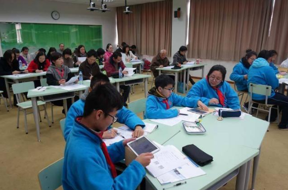 LG|中学生带手机，老师“绝不让”安装的3个软件，一个都没装是学霸