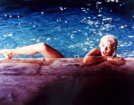 银湖之底|《银湖之底》打马赛克打到手软，但是这片子真的很高档