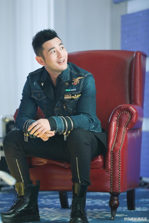 黄晓明|42岁黄晓明现身机场，减肥成功身材有型，衣品开挂帅到认不出来