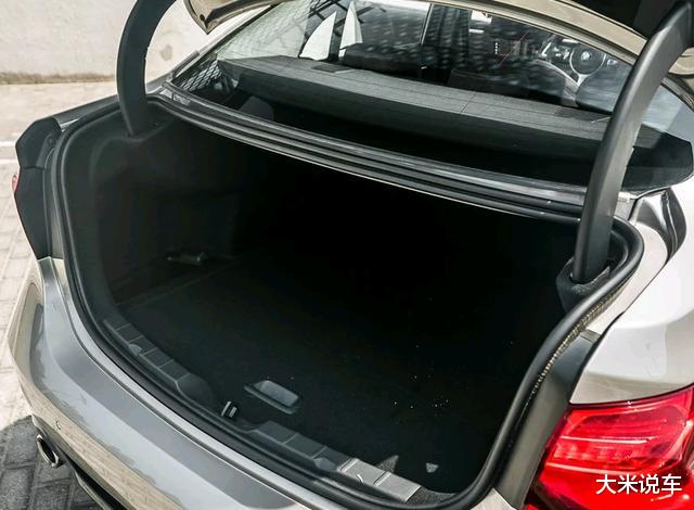 『福特野马』宝马终于放下尊严！新款从20万下探到13.8万，比A3大一圈