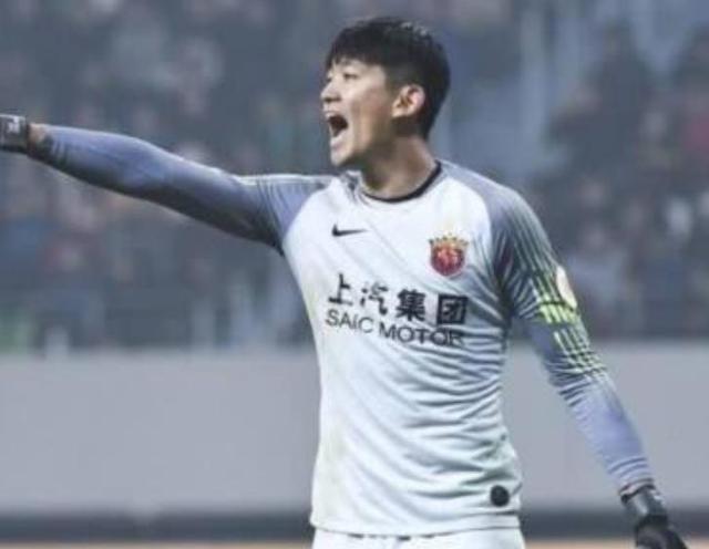 『颜骏凌』悲哀！颜骏凌看完徐根宝2天又犯“禁忌”，留洋梦彻底破灭