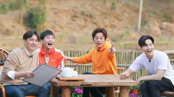 向往的生活|《向往的生活》导演组伙食怎么解决？看完这些镜头后，瞬间懂了！