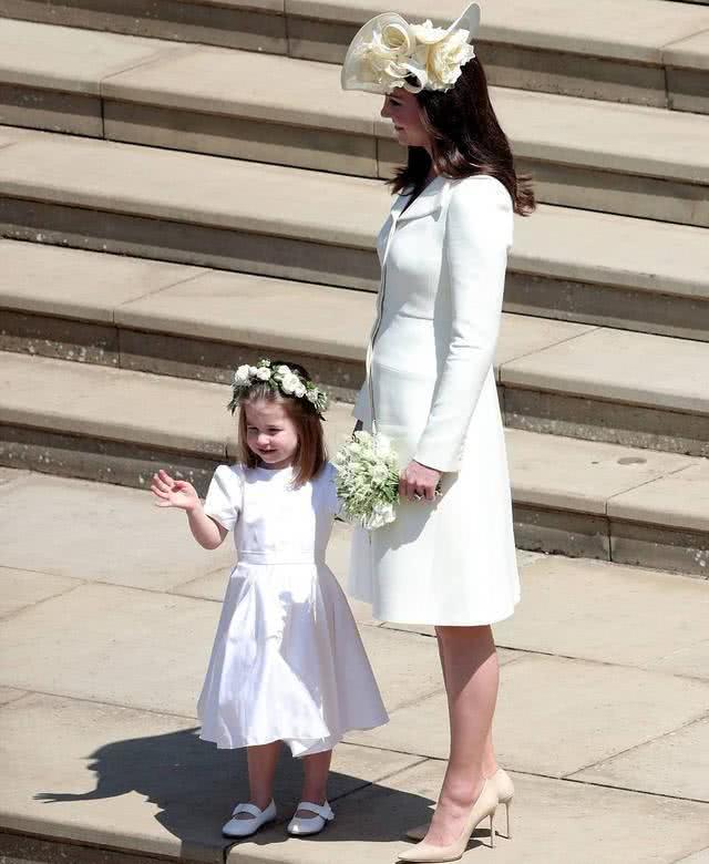 夏洛特公主▲流年清欢、岁月静好；夏洛特公主浅笑嫣然的背后是让人捧腹的囧表情包合集