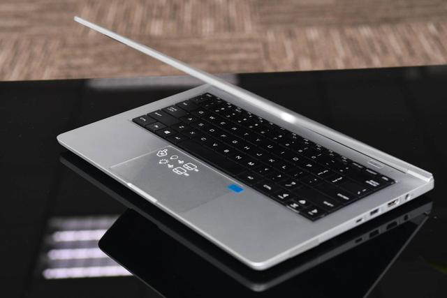 |R7标压新品，机械革命S2 Air刷新轻薄本性能上限