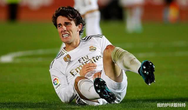 「阿森纳」把队友铲断腿+被批无能！皇马弃将惨遭退货 齐达内早看穿他