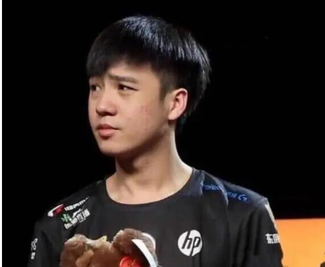 theshy■Theshy跌下神坛？回想Letme对他的评价，如今都应验了