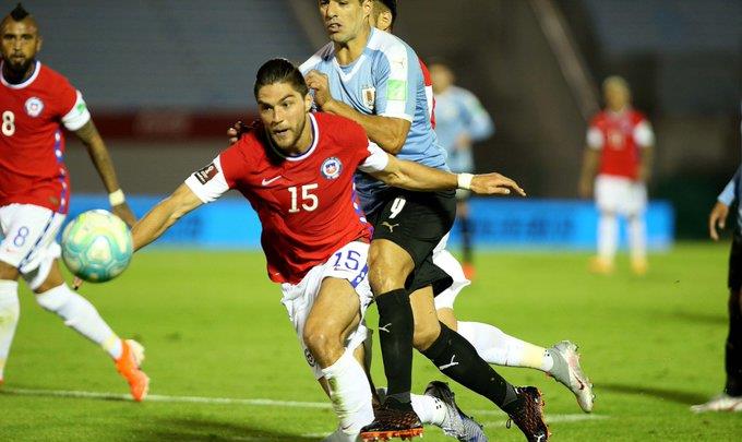 亚冠|93分钟绝杀！2-1！世界第6踢出疯狂6分钟 苏亚雷斯超梅西登顶