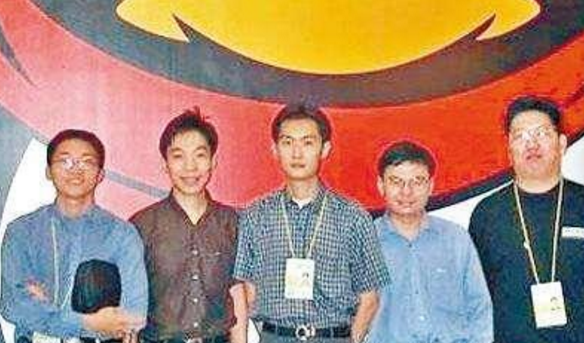 #马化腾#当年跟马化腾一起创办腾讯，另两位大学生创始人，如今过得怎样了？